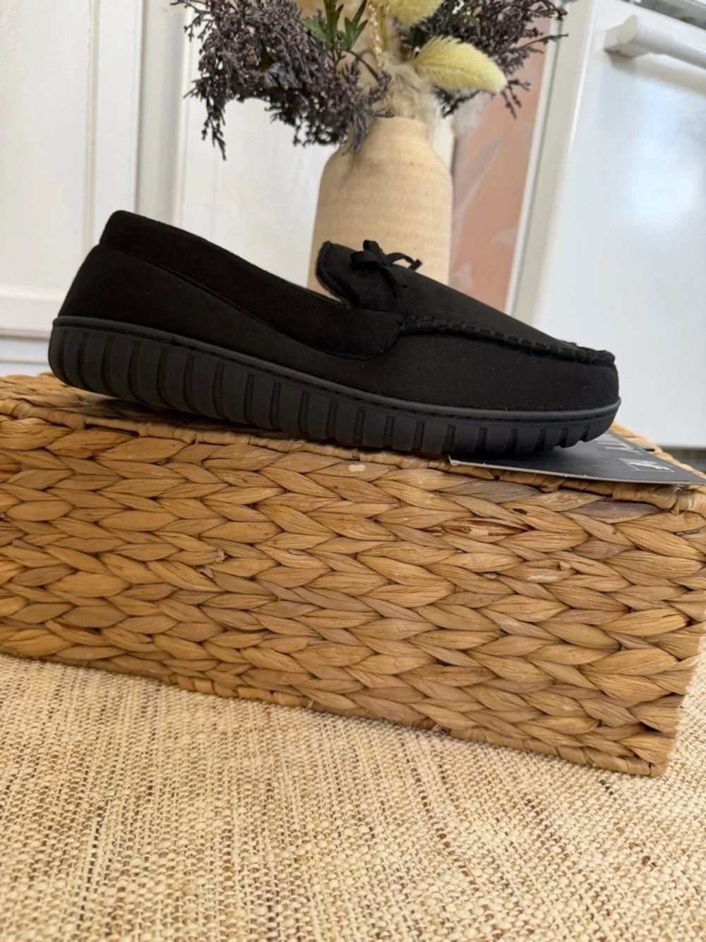 New Men’s Luxury Black Moccasin Slippers Size Medium Amity Moccasin Slippers